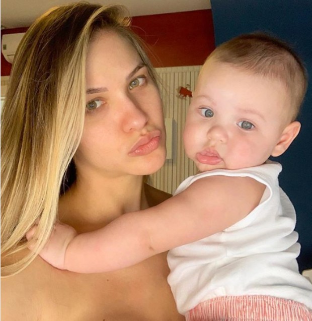 Andressa Suita e bebê (Foto: Reprodução/Instagram)