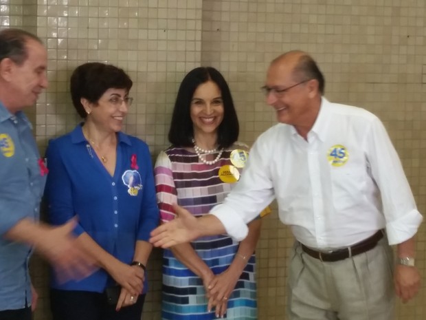 Alckmin votou acompanhado de Aloysio Nunes e as esposas de ambos (Foto: Tatiana Santiago/G1)