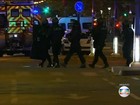 Ataques em Paris foram coordenados por mensagens de celular, diz jornal