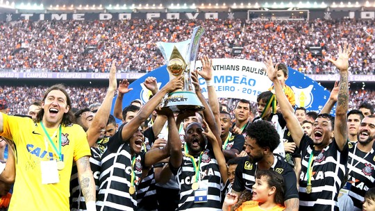 CBF muda de ideia e desiste de levar taça do Brasileirão a Itaquera