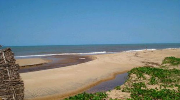 Praia de Marobá no município de Presidente Kennedy, no Espírito Santo (Foto: Wikimedia Commons)