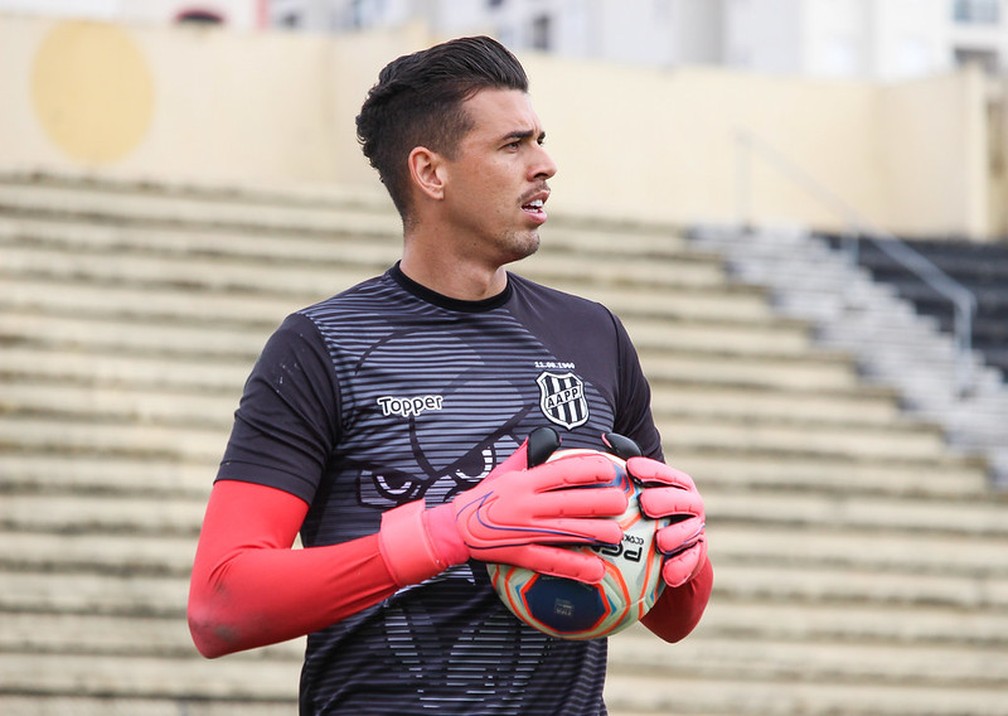 Ivan é o paredão da Ponte  — Foto: Luiz Guilherme Martins/PontePress