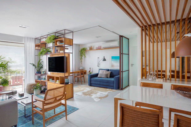 Serralheria, madeira e paleta neutra dão tom ao apê de 90 m² (Foto: FOTOS MCA ESTÚDIO)