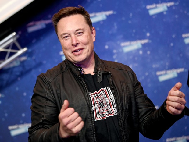 BERLIN, GERMANY DECEMBER 01:  SpaceX owner and Tesla CEO Elon Musk arrives on the red carpet for the Axel Springer Award 2020 on December 01, 2020 in Berlin, Germany.  (Photo by Britta Pedersen-Pool/Getty Images) (Foto: Getty Images)