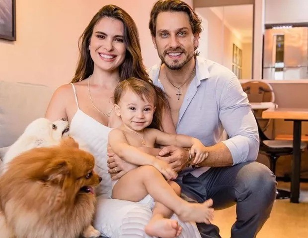 Família de Kamilla Salgado e Eliéser Ambrósio (Foto: Reprodução/Instagram )