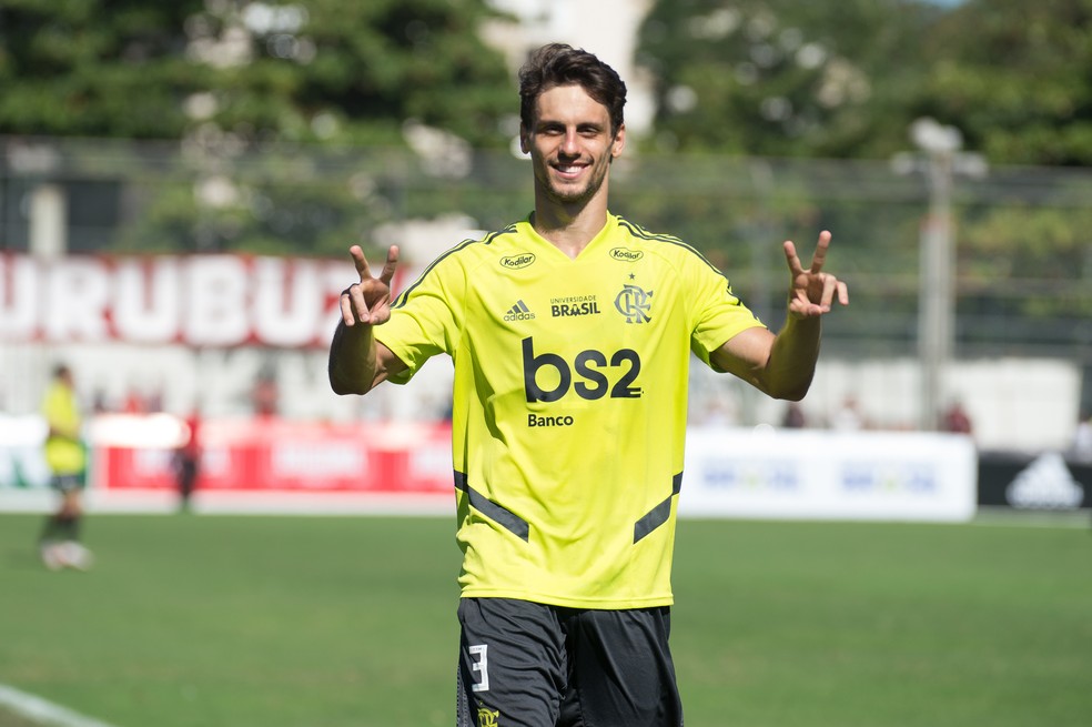 Rodrigo Caio voltou a mostra futebol de alto nível no Flamengo — Foto: Alexandre Vidal / Flamengo