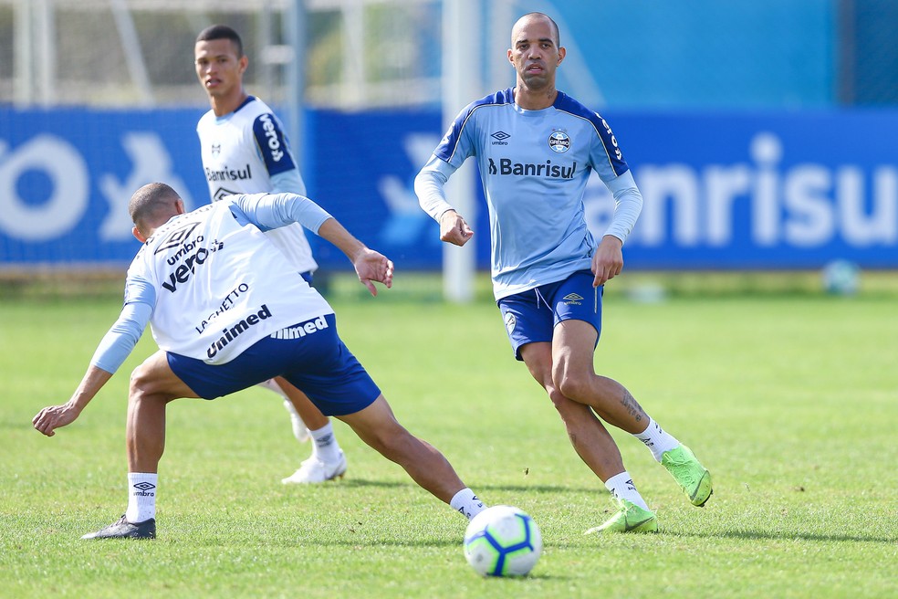 Tardelli treinou normalmente nesta sexta-feira — Foto: Lucas Uebel/Divulgação Grêmio