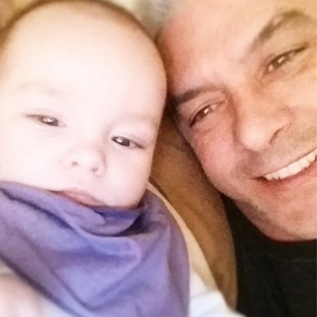 Alexandre e o filho (Foto: Reprodução/Instagram)