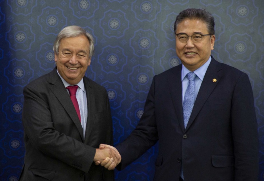 Secretário-geral da ONU Antonio Guterres em encontro com o Ministro das Relações Exteriores da Coreia do Sul Park Jin