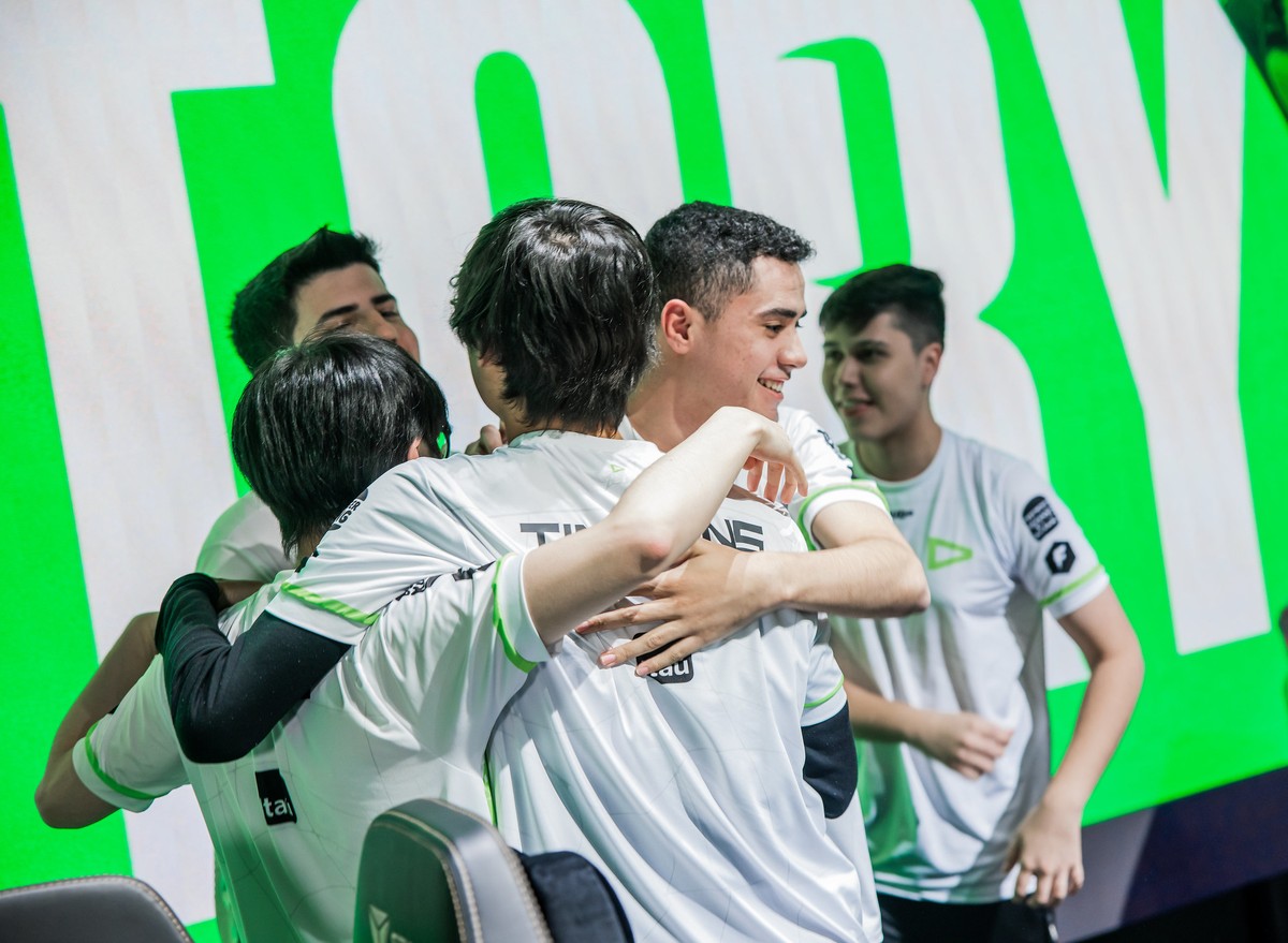 Mundial de LOL 2022: LOUD vence a Chiefs e segue viva no torneio