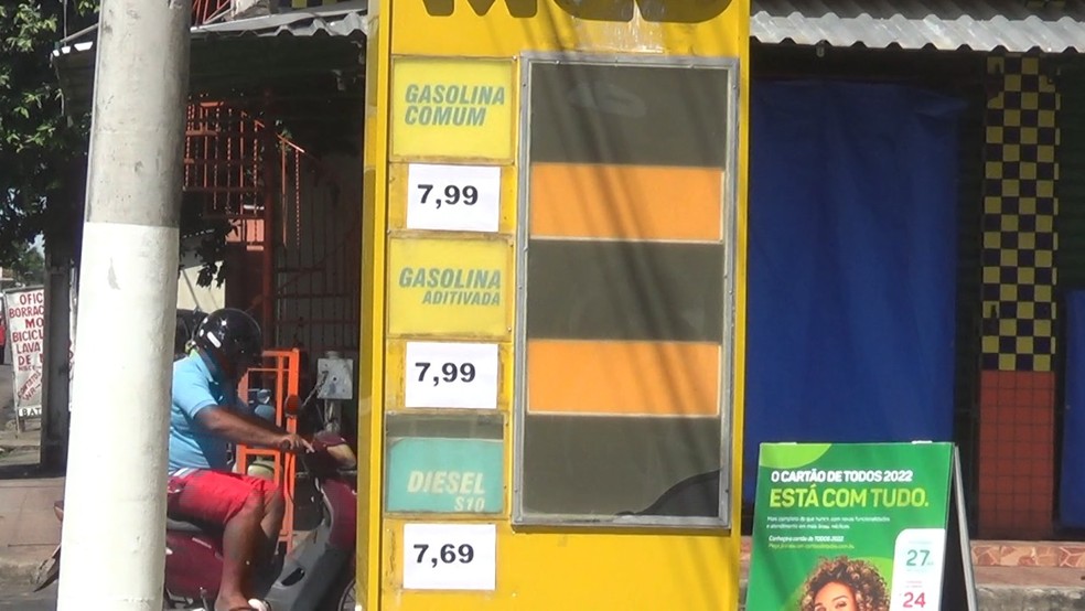 Em Parintins, gasolina chega a R4 7,99. — Foto: Jean Beltrão/Rede Amazônica