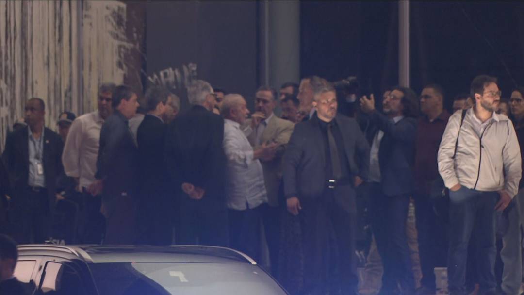 Lula e integrantes dos outros poderes se reúnem 