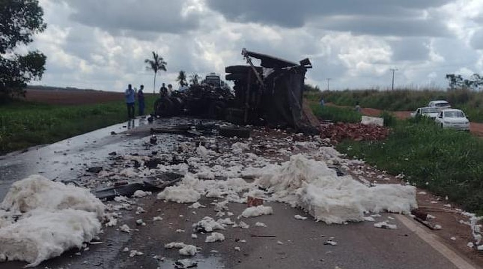 Há destroços na pista, previsão de liberação após 17h (horário de Mato Grosso) — Foto: Reprodução