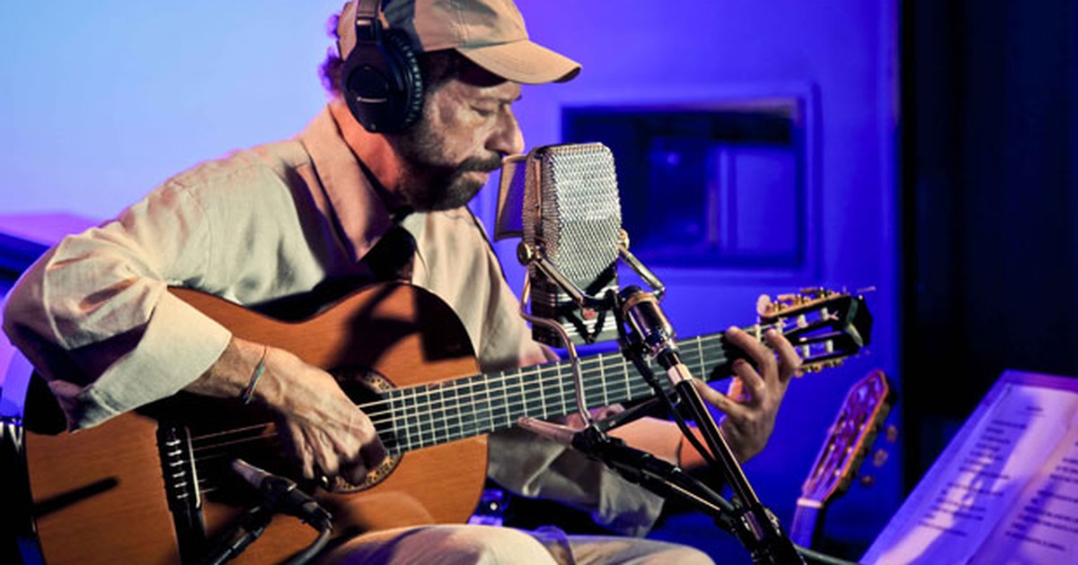 Девушка диджей. Musica di strada концерты 2022. Скрипичный ключ и нотки. Музыкальные наушники. Musica di strada концерт.