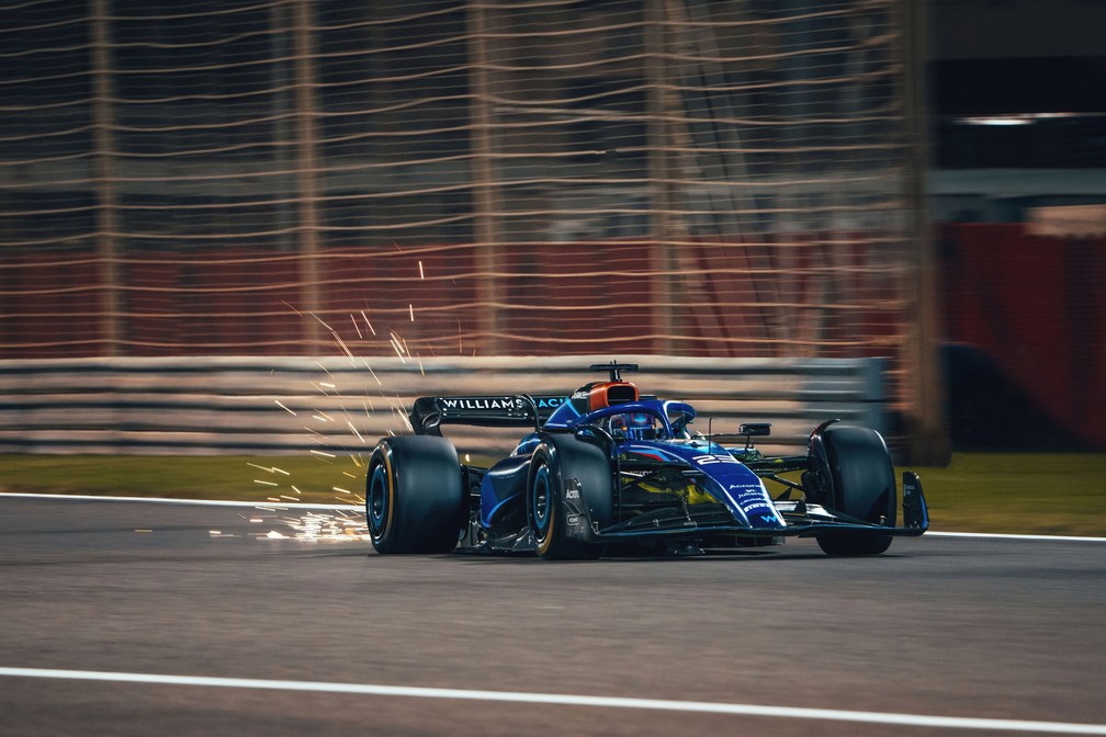 Alexander Albon foi um dos pilotos que mais andou durante a pré-temporada da Fórmula 1 no Bahrein — Foto: Williams Racing