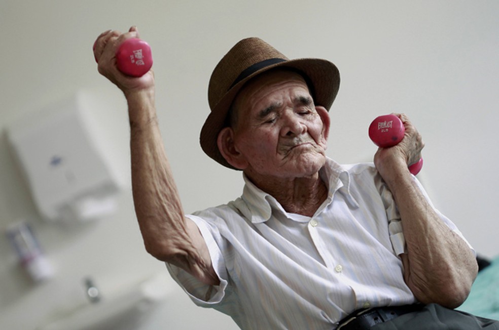 Podem participar homens e mulheres que tenham idade a partir dos 65 anos, sedentários e que apresentem queixas de memória. — Foto: Reuters/Juan Carlos Ulate