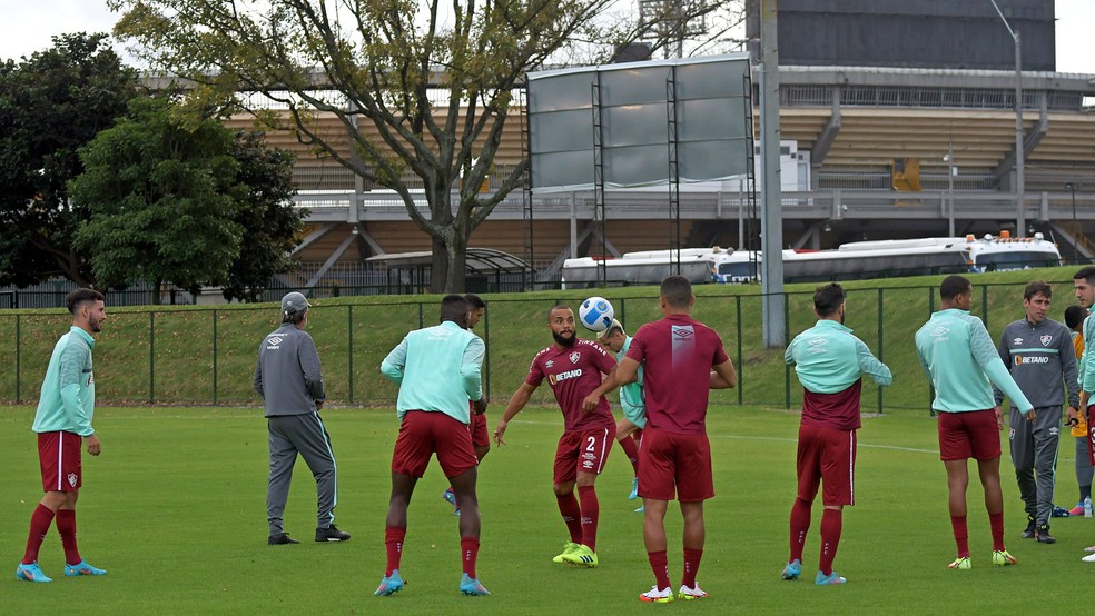 Jogadores do Fluminense em treino em Bogotá — Foto: Mailson Santana/Fluminense
