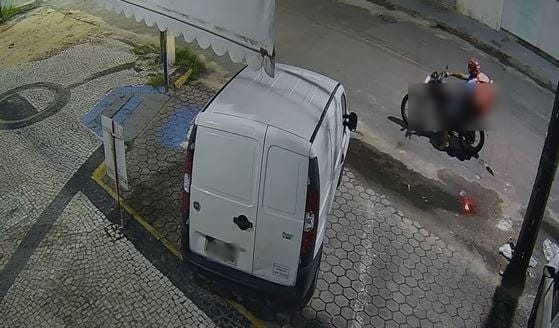 Suspeito de se masturbar na rua na frente de duas mulheres é preso em Fortaleza