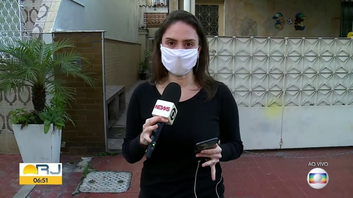 Polícia cumpre mandado de busca e apreensão em casa que consta na relação de bens do presidente Jair Bolsonaro no Rio