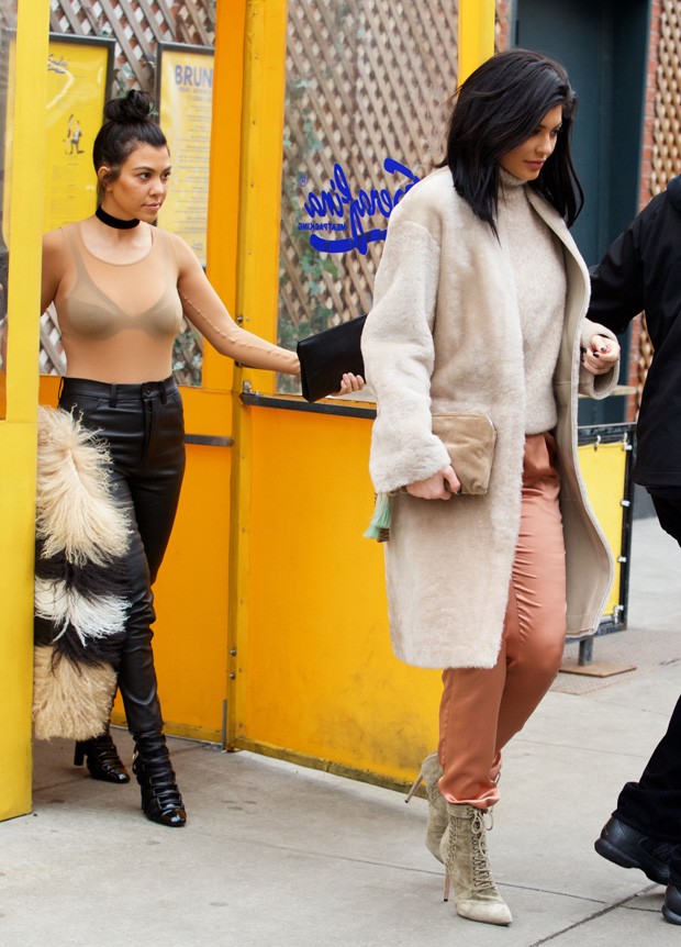 Kourtney Kardashian e Kylie Jenner (Foto: Grosby Group)