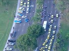 Táxis fazem ato contra Uber em vários pontos do Rio; Aterro segue fechado