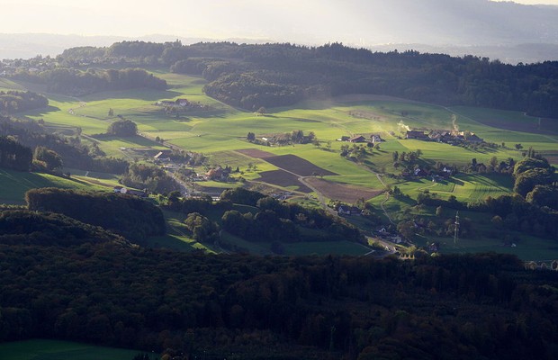 Oberwil-Lieli é uma comuna da Suíça, no Cantão Argóvia (foto), com pouco mais de 1,5 mil habitantes (Foto: Wikimedia Commons)