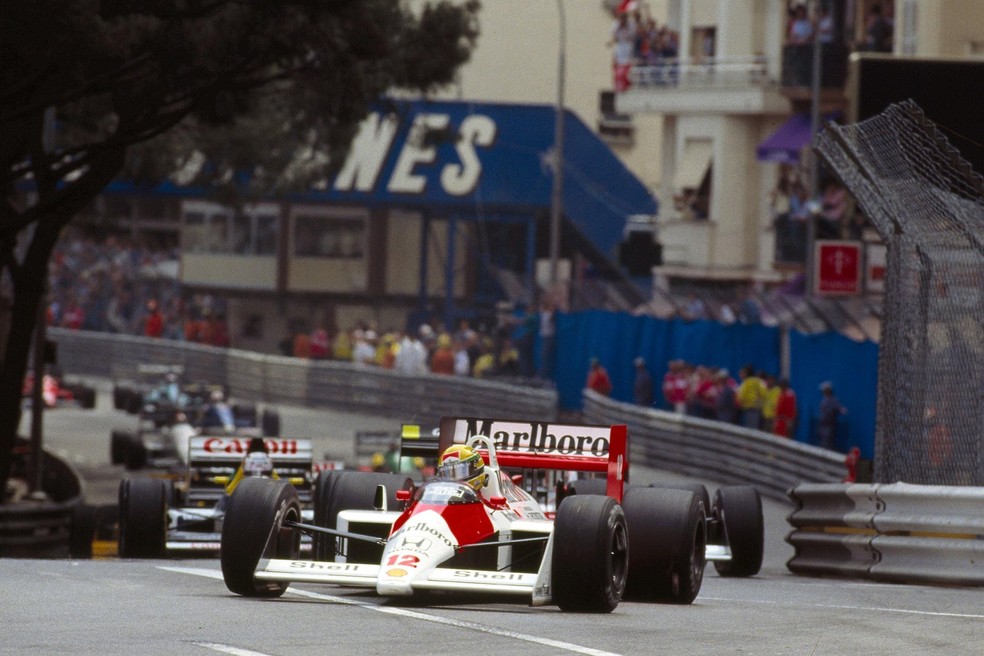 Senna mantém a ponta após a largada no GP de Mônaco de 1988 (Foto: Divulgação)