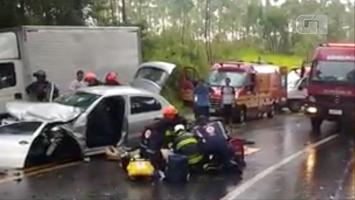 Homem morre e três ficam feridos em acidente em Bragança Paulista Vale do Paraíba e Região G