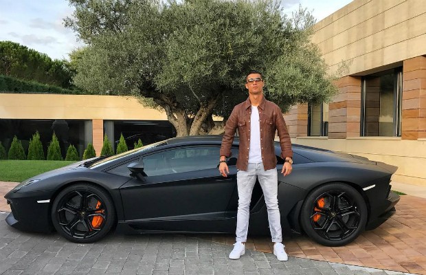 Lamborghini Aventador LB 700-4 do craque Cristiano Ronaldo (Foto: Instagram / @cristiano)