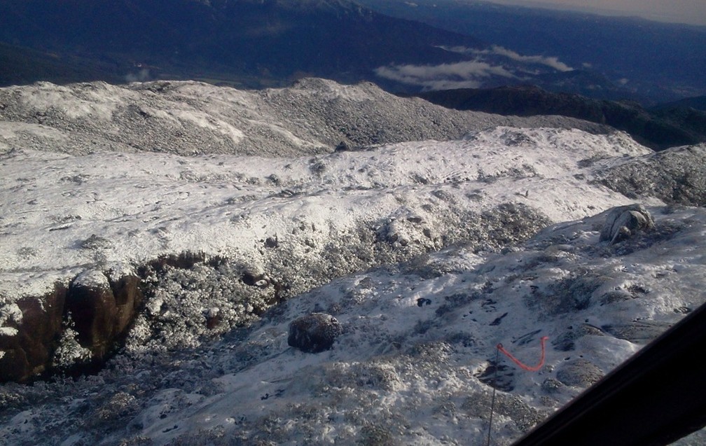 Neve não era registrada há 29 anos no Cambirela — Foto: Corpo de Bombeiros/Divulgação