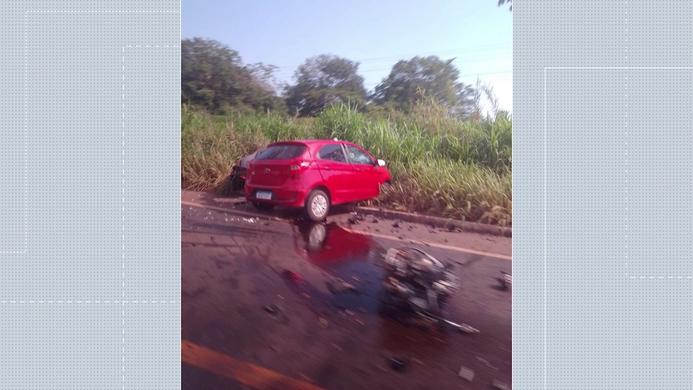 Carro conduzido por idoso invadiu a pista contrária em Cacoal — Foto: Rede Amazônica/Reprodução