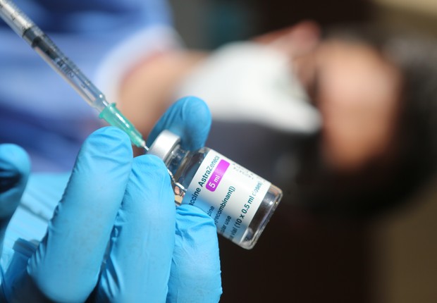 Vacina da AstraZeneca/Oxford (Foto: picture alliance/Getty Images)