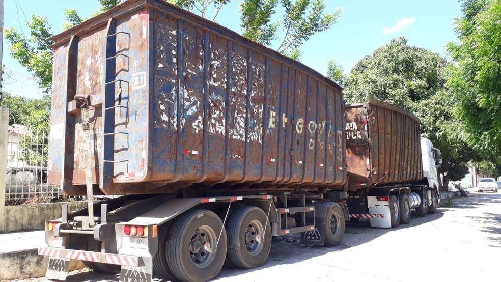 Carga que seria levada para empresa de sucata em MossorÃ³, no Oeste potiguar, foi apreendida pela PolÃ­cia Civil do RN â€” Foto: DivulgaÃ§Ã£o/PCRN