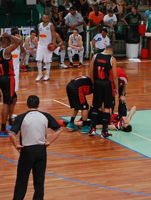 Médico do Fla não descarta, mas acha difícil retorno de Benite nos playoffs