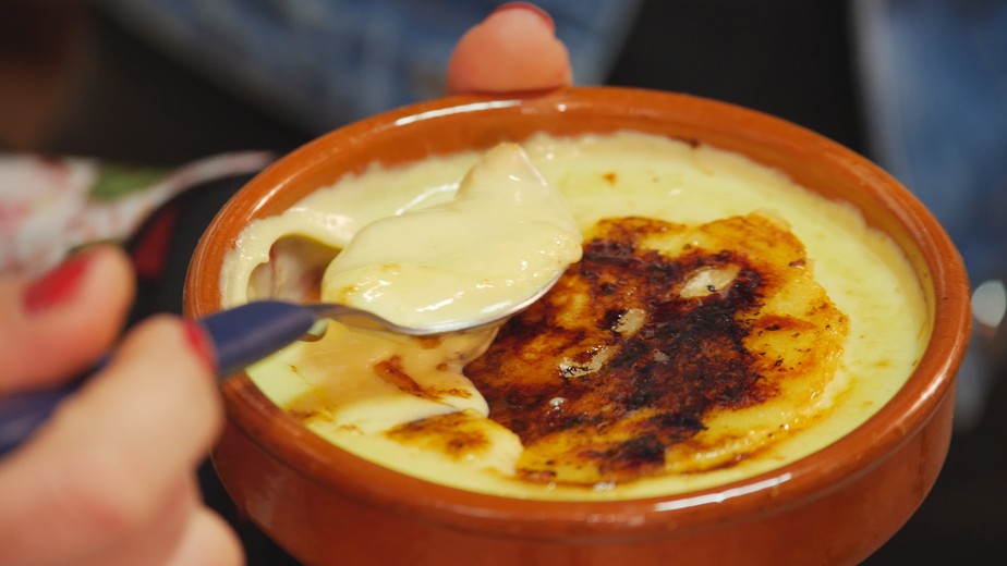 Receita rápida e simples de sobremesa tipicamente espanhola aprenda a fazer crema catalana