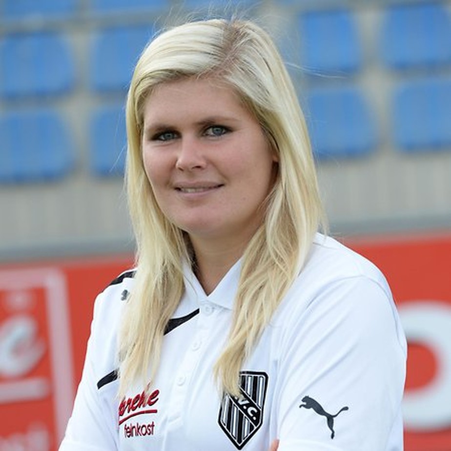 Primeira tÃ©cnica mulher de um time masculino na Alemanha se irrita com pergunta sem noÃ§Ã£o