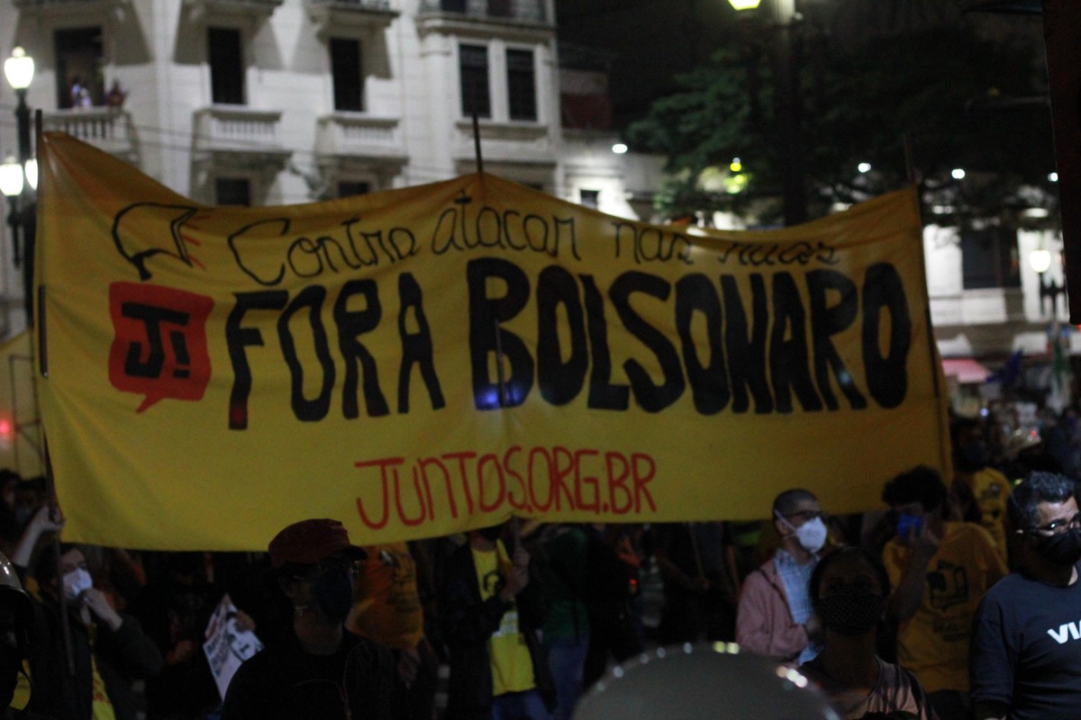 Manifestantes protestam contra Bolsonaro no Centro de SP - Vimarsana News