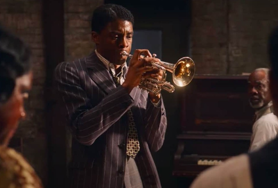 O ator Chadwick Boseman (1976-2020) em cena de A Voz Suprema do Blues (2020) (Foto: Reprodução)