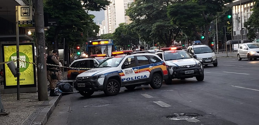 Corpo é encontrado dentro de carrinho de supermercado, no Centro de Belo Horizonte