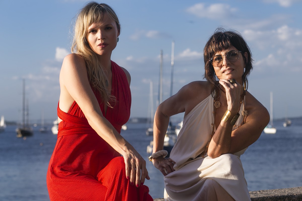 Alexia Bomtempo cai artful com Fernanda Abreu na cadência do samba-enredo ‘Domingo’ |  Weblog do Mauro Ferreira