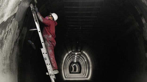 BBC: A construção do túnel da Linha demorou 11 anos, mais do que obras semelhantes feitas no século 19 (Foto: AFP VIA BBC )
