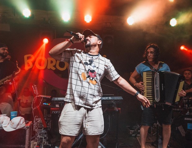 Xand faz show na festa Borogodó (Foto: Raul/Divulgação)