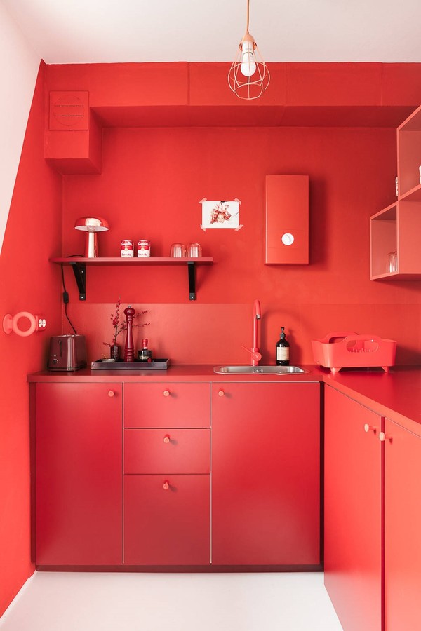 Cozinha pequena planejada vermelha