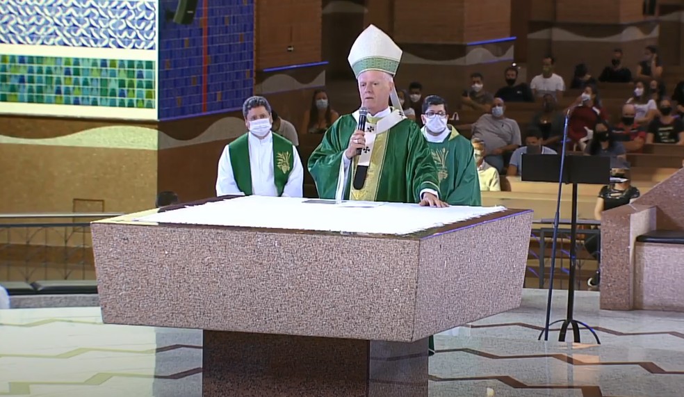 Santuário Nacional de Aparecida faz missa em homenagem às vítimas da Covid-19. — Foto: Reprodução / TV Aparecida