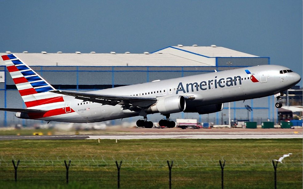 Avião da American Airlines no aeroportode Manchester — Foto: Flickr/Riik@mctr/Creative Commons