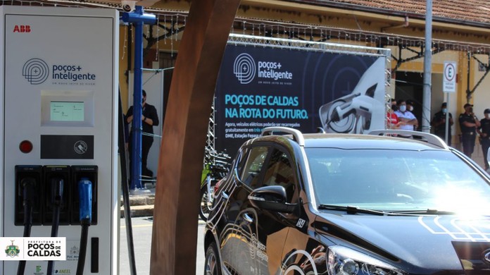 Poços de Caldas possui o primeiro Eletroposto de Recarga Rápida  autossuficiente do estado | Prefeitura de Poços Desenvolvimento Econômico |  G1