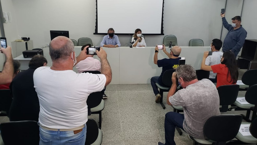 Professora Daniela (PL) prestou esclarecimentos na Câmara Municipal de Marília — Foto: Claudio Farneres/TV TEM