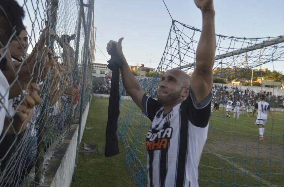 Leandro Costa, atacante do Central — Foto: Reprodução / Instagram