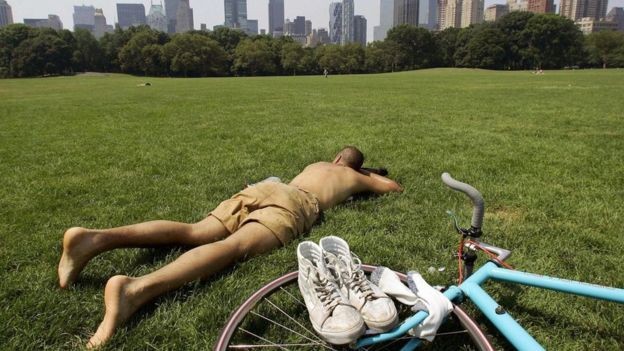 Estudo aponta que executivos que tiram menos férias têm maior probabilidade de morrer mais cedo e de ter uma saúde pior na velhice (Foto: Getty Images via BBC)