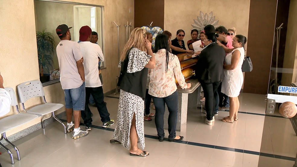 Velório aconteceu no Espírito Santo nesta sexta-feira (3) (Foto: Reprodução/ TV Gazeta)